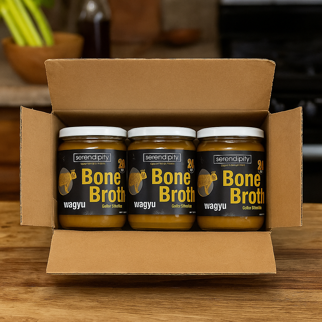Caja con 3 frascos de caldo de huesos orgánico Serendipity, presentación ideal para consumo diario, elaborado con ingredientes naturales y sin conservadores