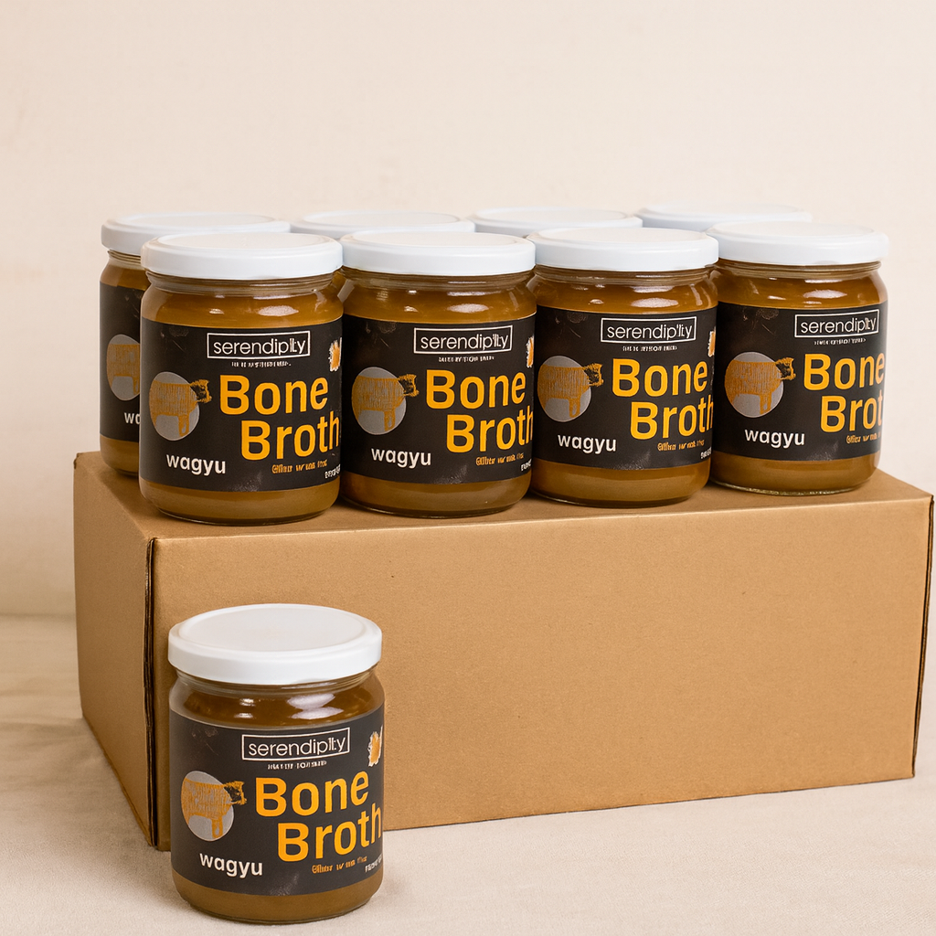 Caja con 12 frascos de caldo de huesos orgánico Serendipity, presentación ideal para consumo diario, elaborado con ingredientes naturales y sin conservadores