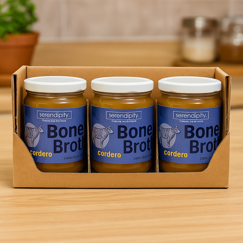 Caja con 3 frascos de caldo de huesos orgánico Serendipity, presentación ideal para consumo diario, elaborado con ingredientes naturales y sin conservadores