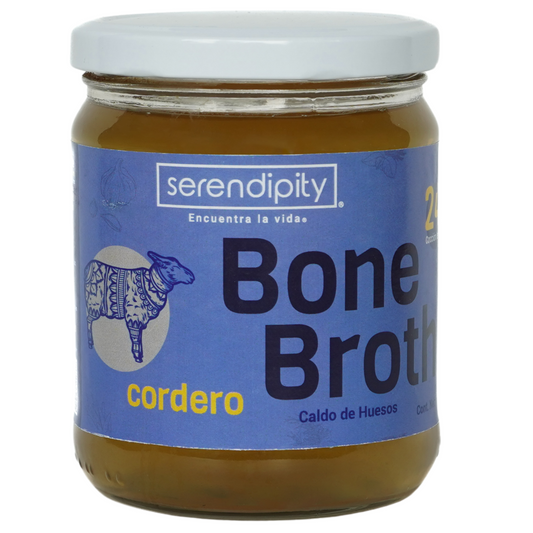 Frasco de caldo de huesos orgánico de cordero Serendipity con etiqueta r sobre fondo blanco, ideal para dietas keto y paleo.