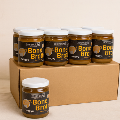 Caja con 12 frascos de caldo de huesos orgánico Serendipity, presentación ideal para consumo diario, elaborado con ingredientes naturales y sin conservadores